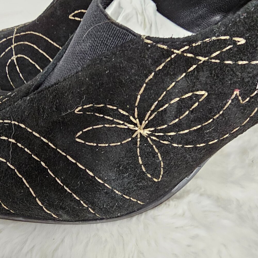 Matisse Pumps Black Suede Embroidered Goth Grunge Boho 10M - Picture 9 of 16